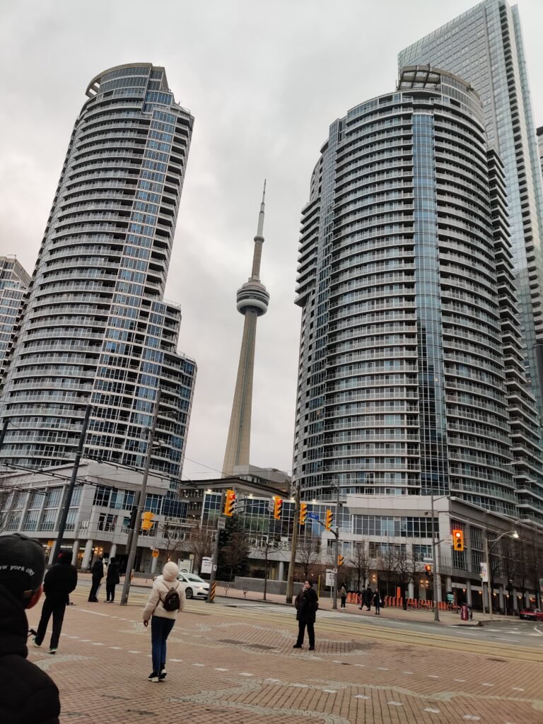 CN-tower- the-iconic-landmark